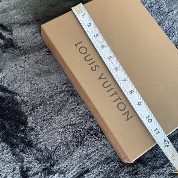 Brand new authentic Louis Vuitton box w paper - Picture 4 of 5
